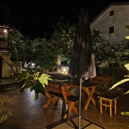 Apartments Villa Temer Pinezići Zewnętrze zdjęcie