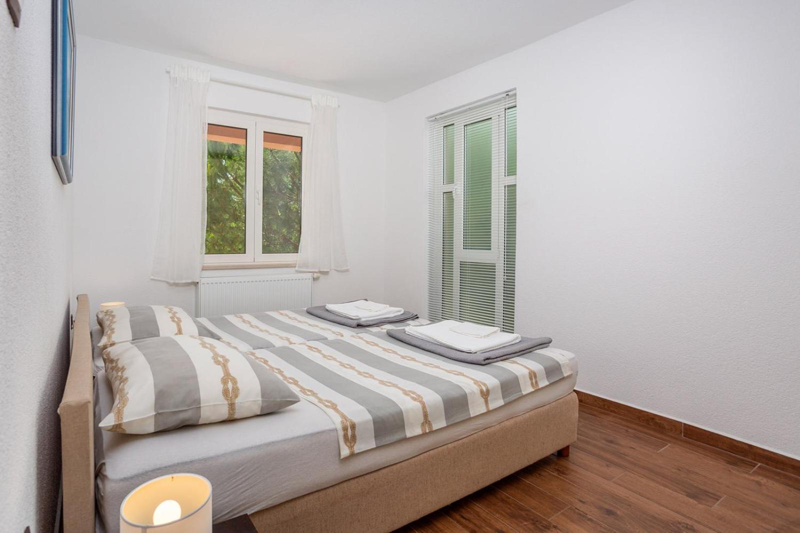 Apartments Villa Temer Pinezići Zewnętrze zdjęcie