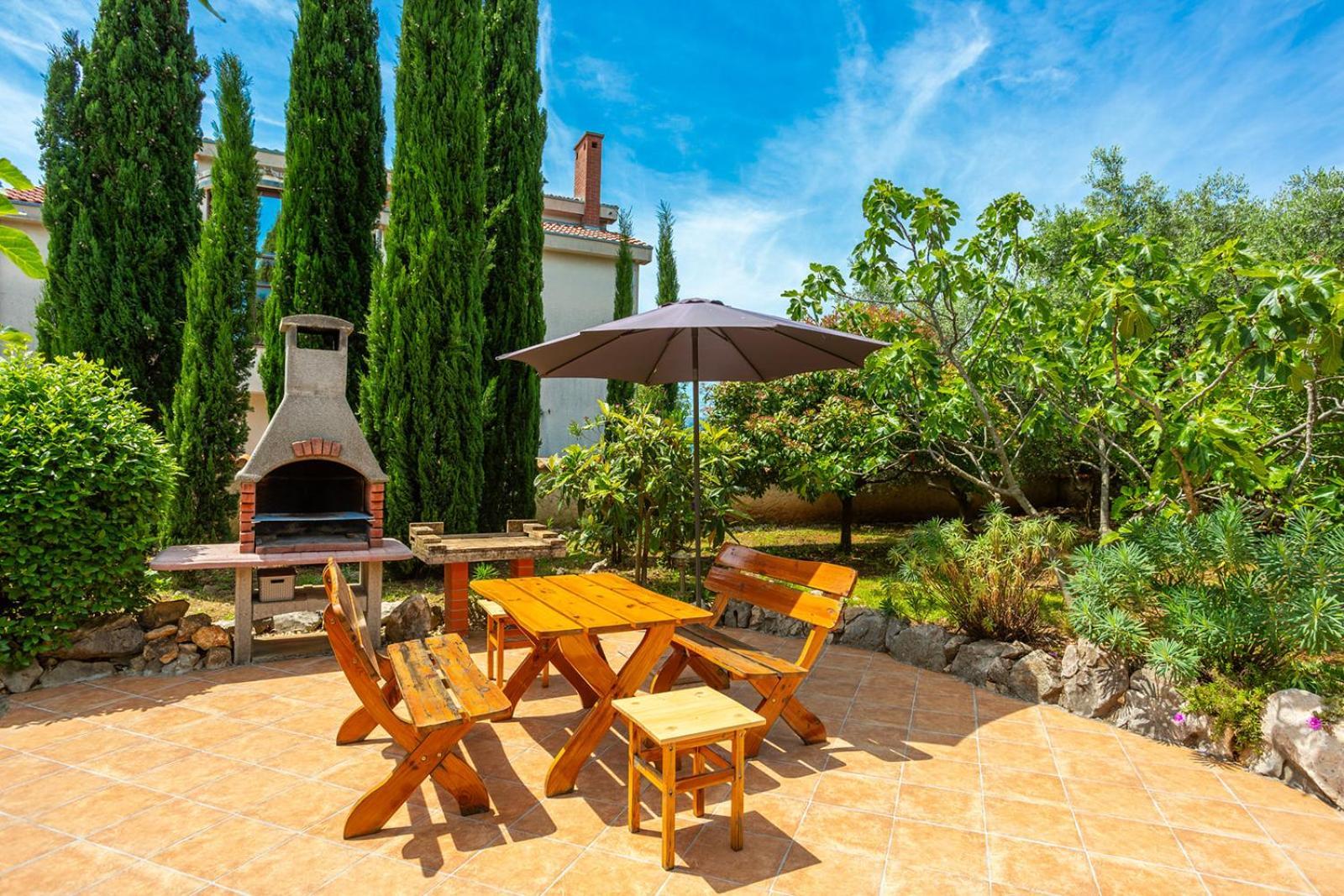 Apartments Villa Temer Pinezići Zewnętrze zdjęcie