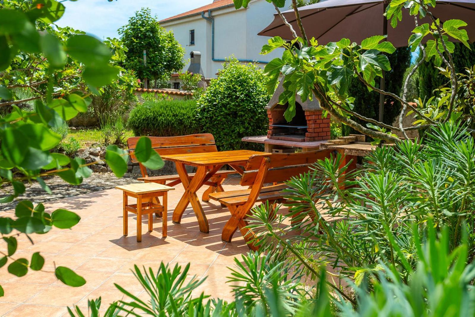 Apartments Villa Temer Pinezići Zewnętrze zdjęcie
